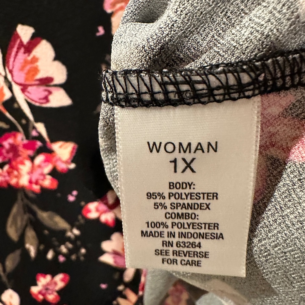 Roz & Ali Black and Pink Floral Blouse - 1X - Picture 6 of 8